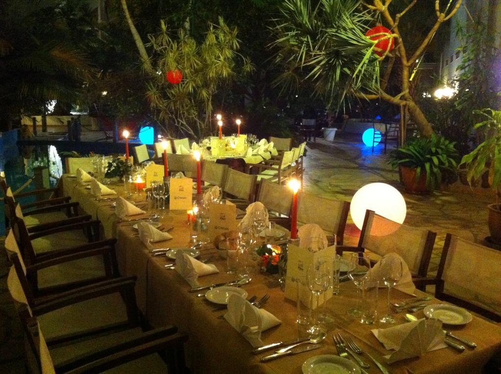 Tropical Hotel ดูร์บี ภายนอก รูปภาพ