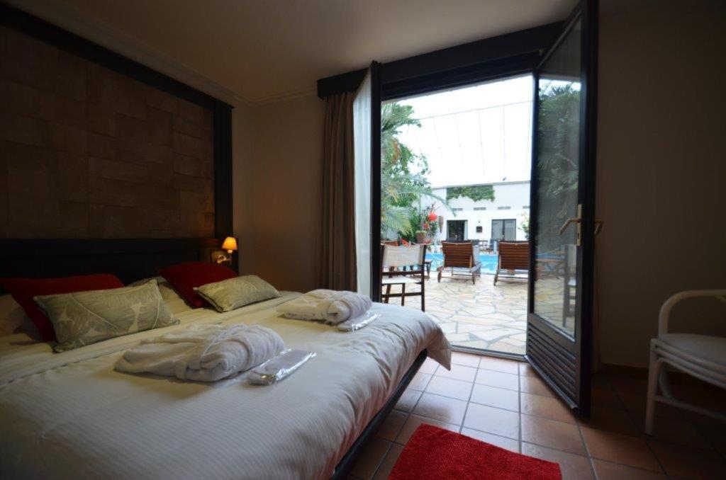 Tropical Hotel ดูร์บี ภายนอก รูปภาพ