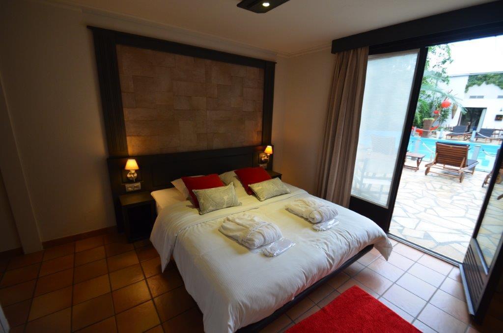 Tropical Hotel ดูร์บี ภายนอก รูปภาพ